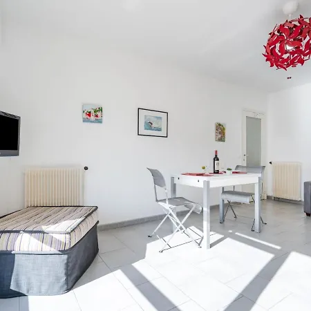 Apartment Studio Joanis-1 By Interhome